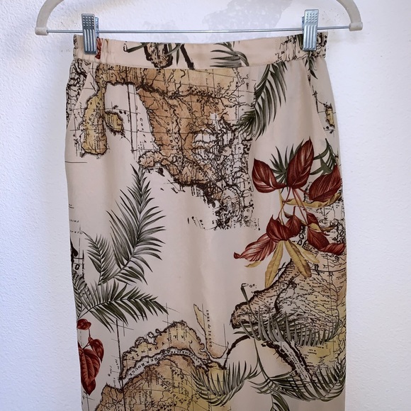 SOLD Vintage | Continent Globe Midi Straight Skirt - Picture 2 of 7